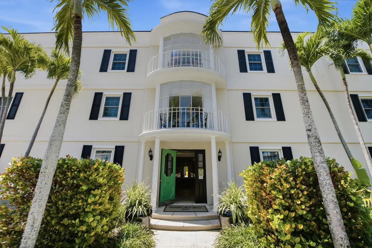 ENTRANCE at 226 Brazilian Avenue 2b, Palm Beach