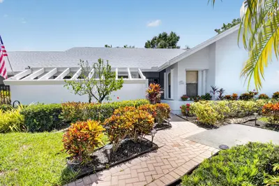 10884 LAKE FRONT Place, Boca Raton – sold