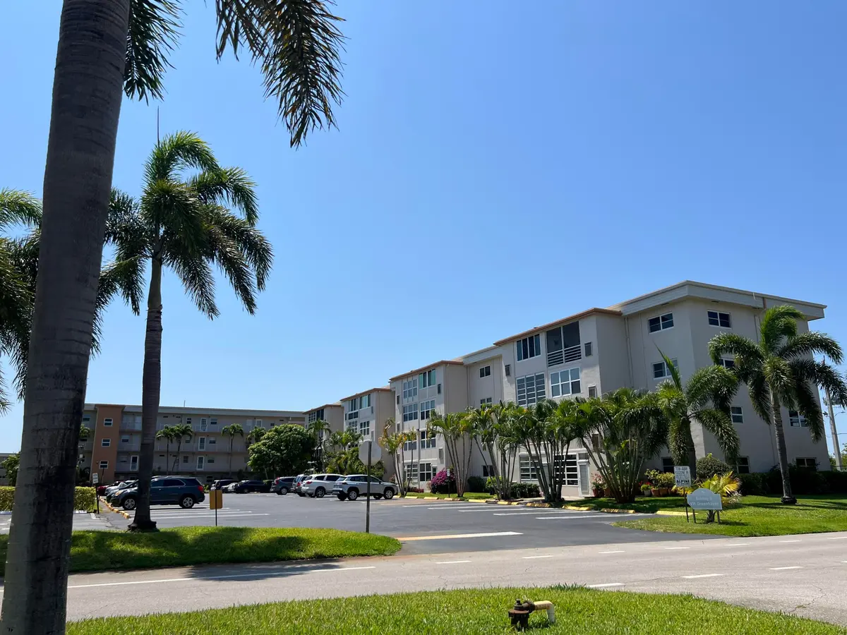 back of building 3 at 230 NE 26th Avenue 207, Boynton Beach