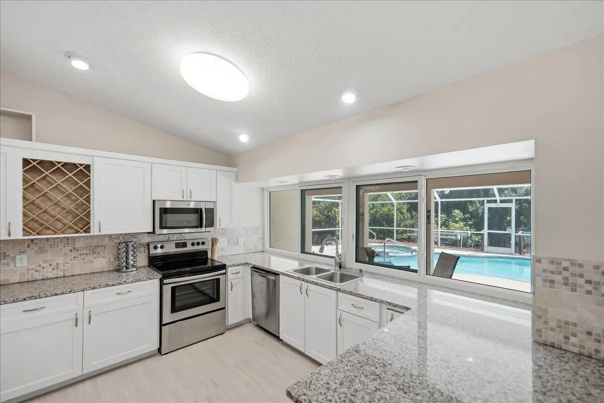 26-DSC5937 at 320 NE Surfside Avenue, Port St. Lucie