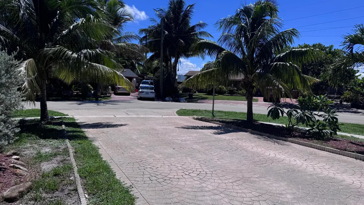 Large Driveway at 13 SW 13th Street, Deerfield Beach
