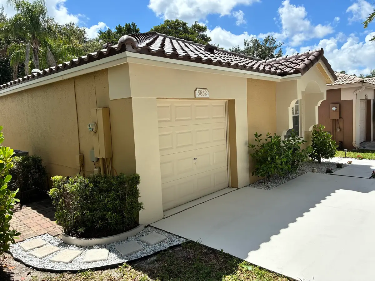 05_beyc6a7b5aeab2471 at 5852 Eagle Cay Terrace, Coconut Creek