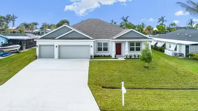 798 SE Seahouse Drive, Port St. Lucie – Single Family Residence for sale