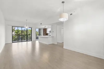 7535 La Paz Boulevard 209, Boca Raton – Condominium for sale