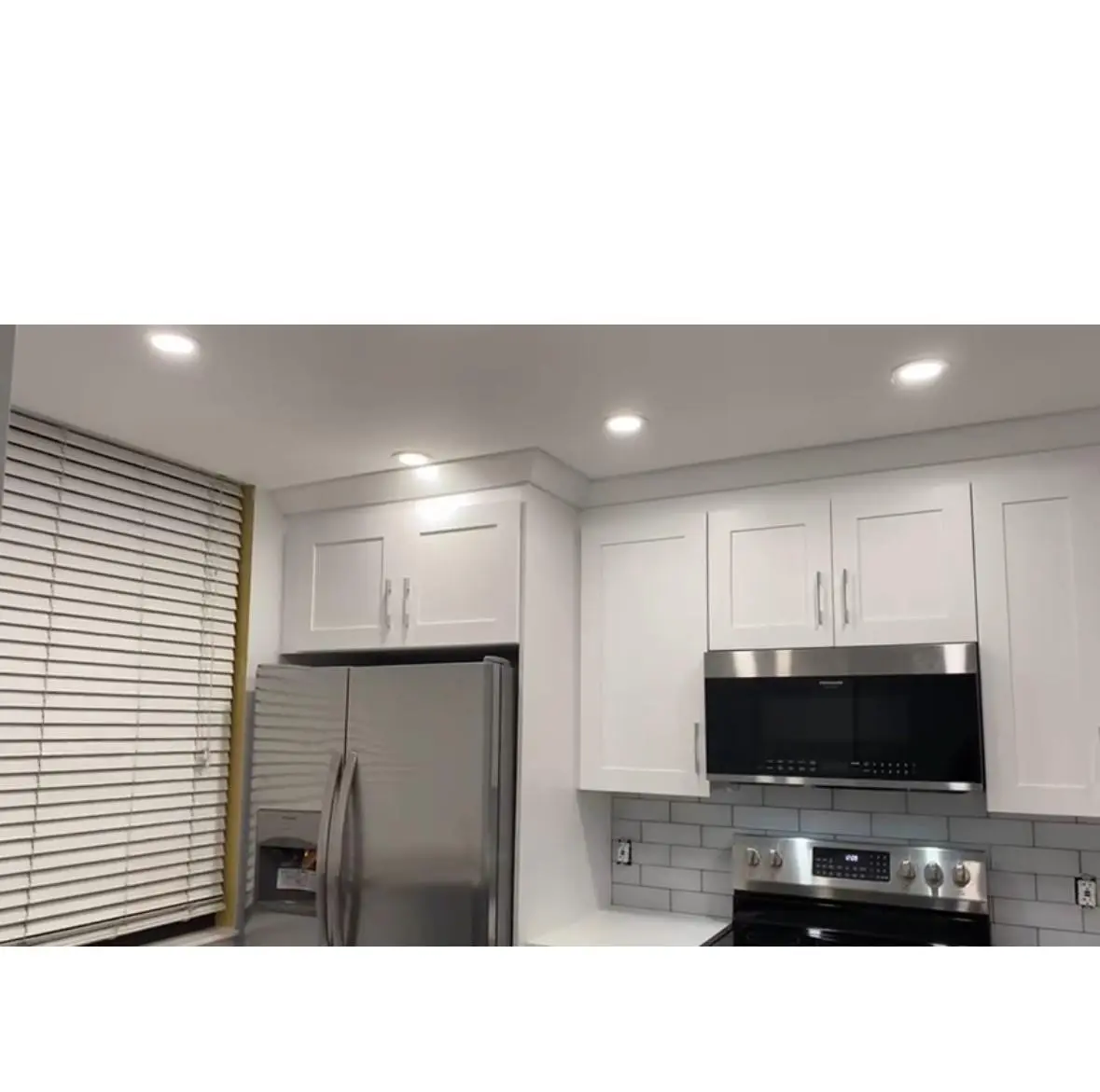 Photo 3 at 1520 WHITEHALL Drive 202, Davie