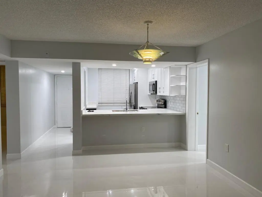 Photo 6 at 1520 WHITEHALL Drive 202, Davie