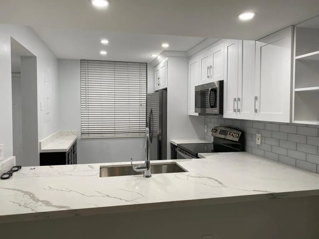Photo 7 at 1520 WHITEHALL Drive 202, Davie