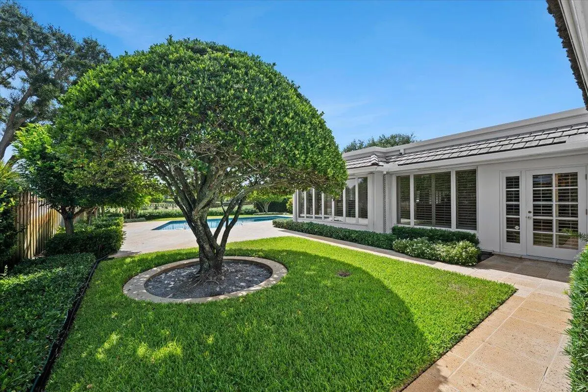 04-LUX_4746 at 1000 Country Club Drive, North Palm Beach