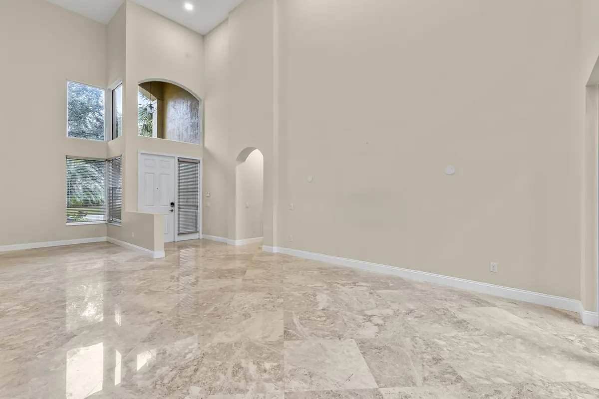 REMAX SLHG 6966 Great Falls Valenica Poi at 6966 Great Falls Circle, Boynton Beach