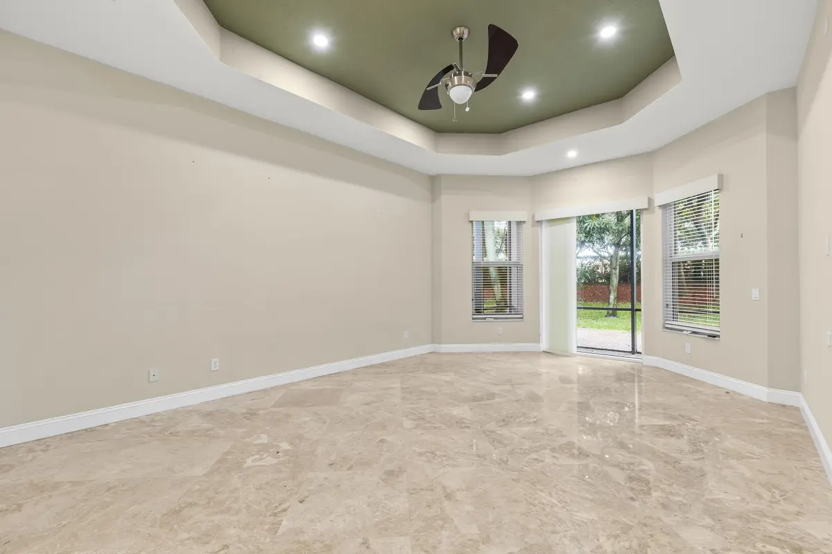 REMAX SLHG 6966 Great Falls Valenica Poi at 6966 Great Falls Circle, Boynton Beach