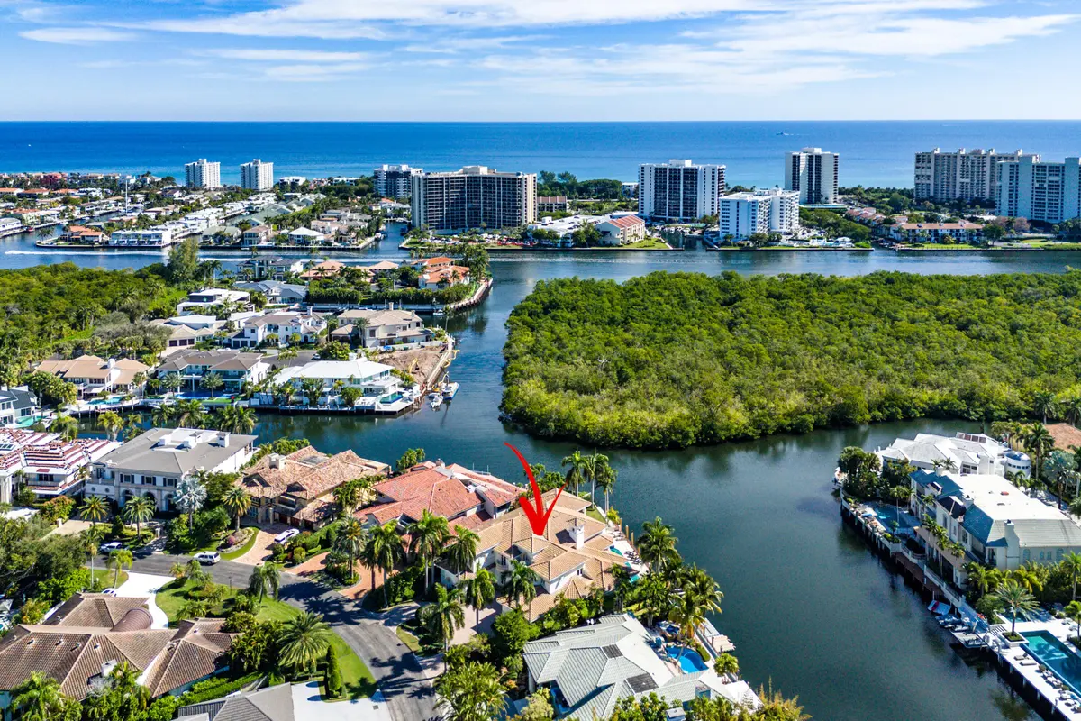water at 4900 Sanctuary Lane, Boca Raton