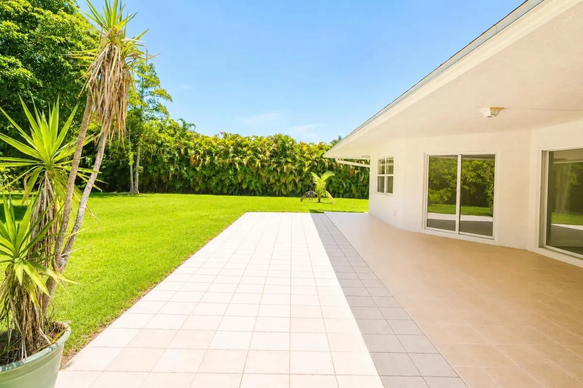 509acca5-ad90-4d65-a997-015993f6a916 at 16613 61st Place, Loxahatchee