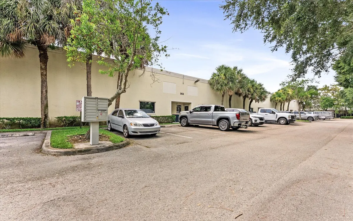01-1 at 352 Tall Pines Road G, West Palm Beach
