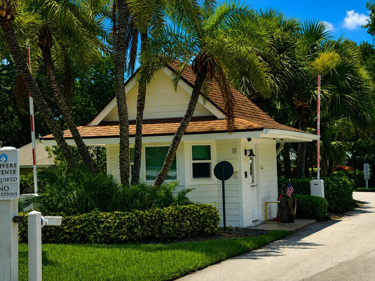 Guardhouse without traffic at 1027 Mangrove Lane, Vero Beach