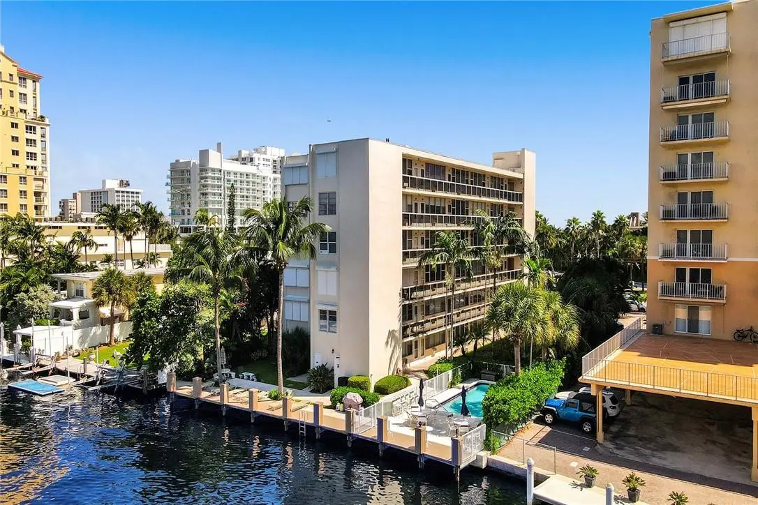 Photo 2 at 101 N BIRCH Road 505, Fort Lauderdale