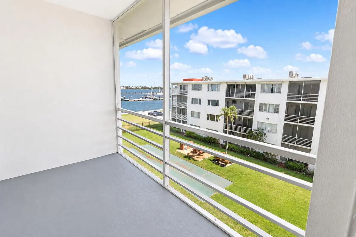 870ea5e6-51fa-43fe-9331-0babcf05ec96 at 4500 N FLAGLER Drive B21, West Palm Beach