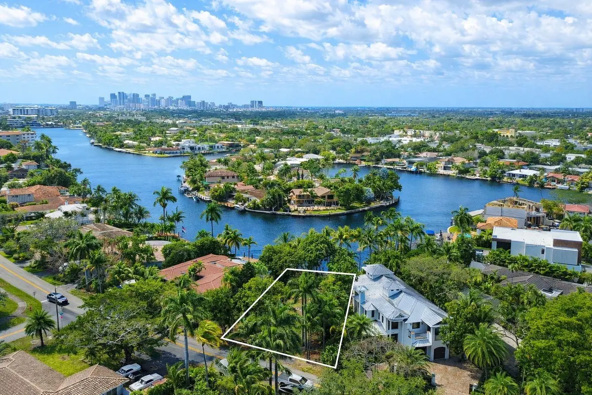 Photo 1 at 2405 MIDDLE RIVER Drive, Fort Lauderdale