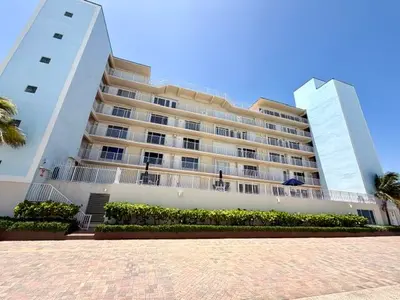 300 OREGON Street 408, Hollywood – Condominium for rent