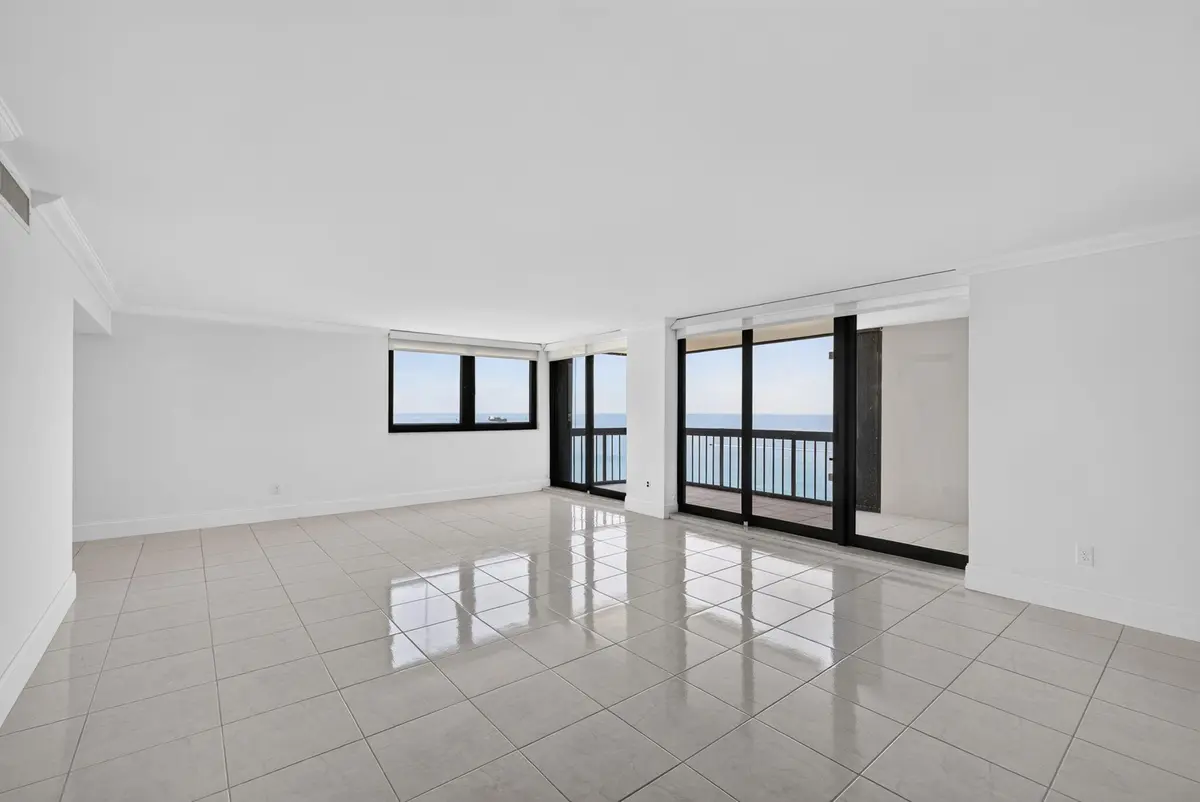 4-web-or-mls-5D1A3192 at 5380 N OCEAN Drive 19F, Singer Island