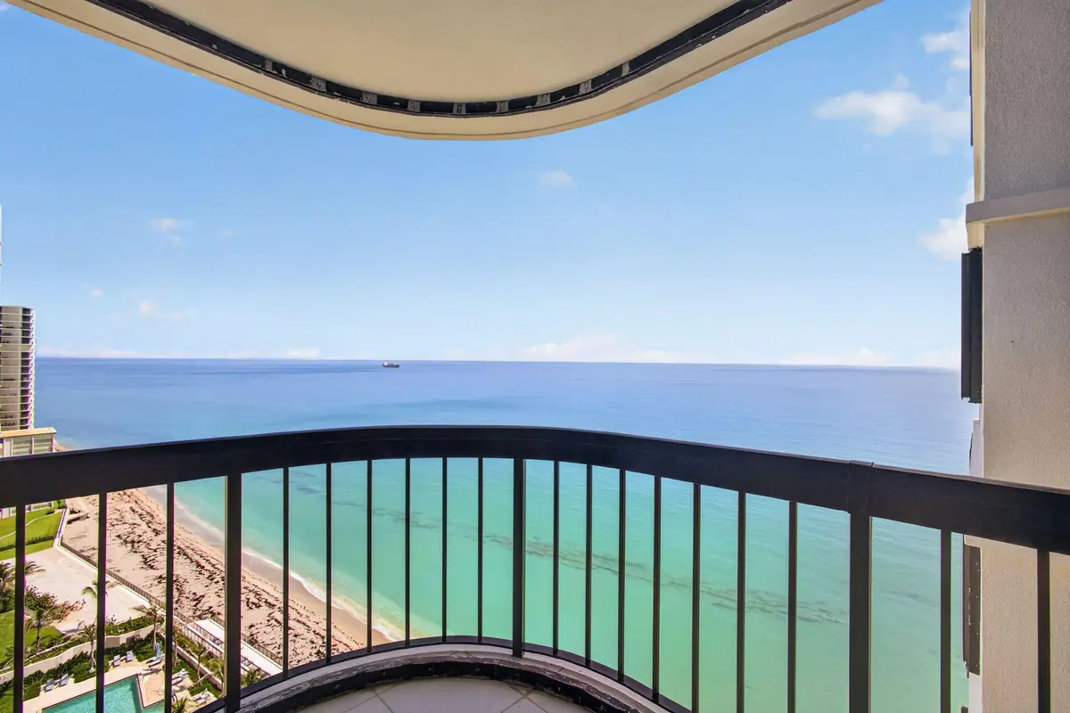 40-web-or-mls-5D1A3147 at 5380 N OCEAN Drive 19F, Singer Island