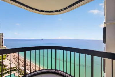 5380 N OCEAN Drive 19F, Singer Island – Condominium for sale