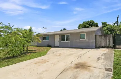 1010 Pinetree Drive, Lantana – Single Family Residence for sale
