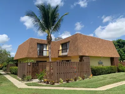 110 N Delaware Boulevard 19C, Jupiter – Townhouse for sale