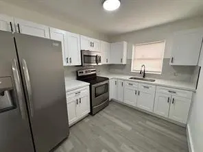 rony at 522 N 15TH Street, Fort Pierce