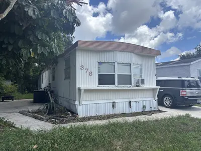 378 Pebblestone Court, Coconut Creek – sold