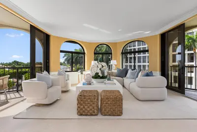 200 Bradley Place 301, Palm Beach – Condominium for sale