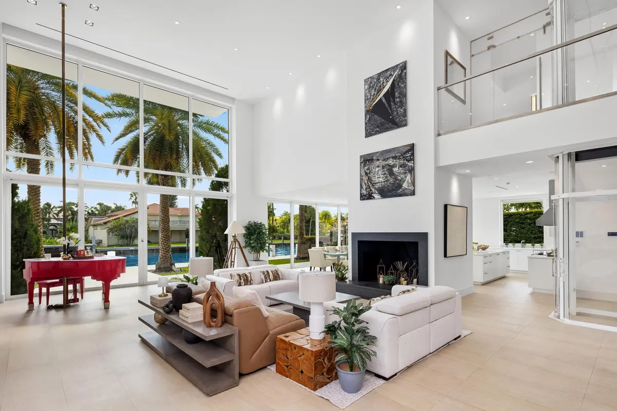 Living Area at 500 Isle Of Capri Drive, Fort Lauderdale