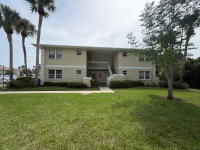 1546 SE ROYAL GREEN Circle 102, Port St. Lucie – Condominium for rent