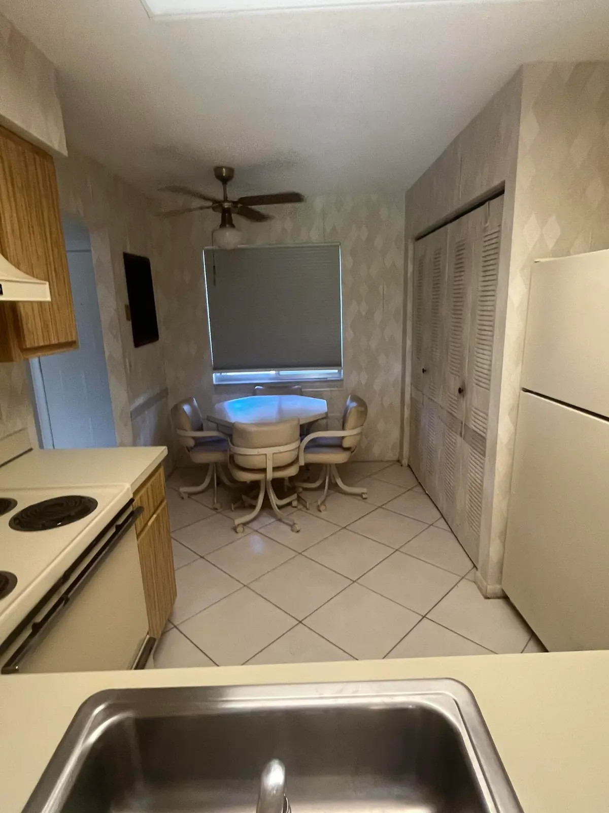 kitchen at 7006 Huntington Lane #302, Delray Beach