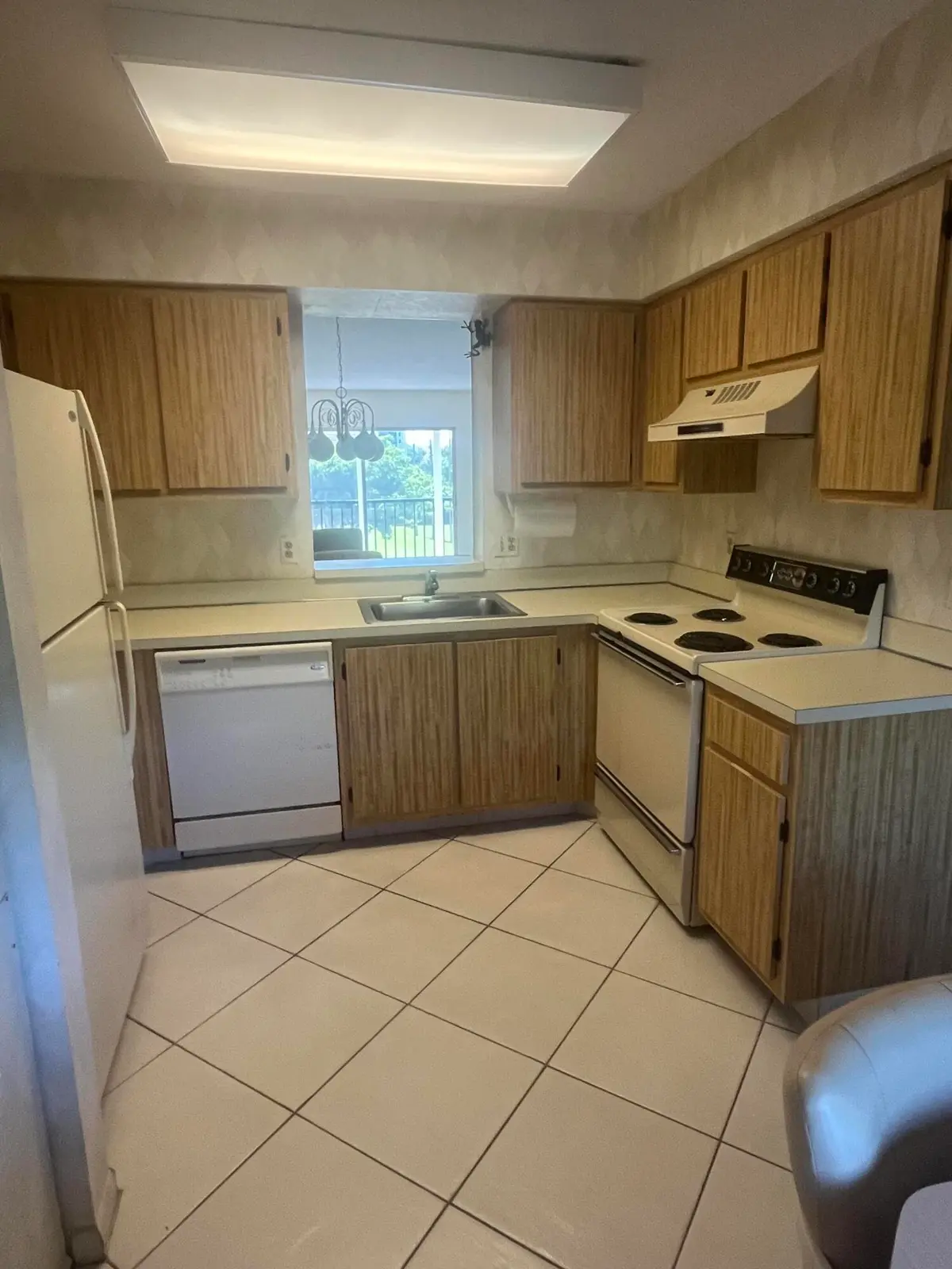 kitchen at 7006 Huntington Lane #302, Delray Beach