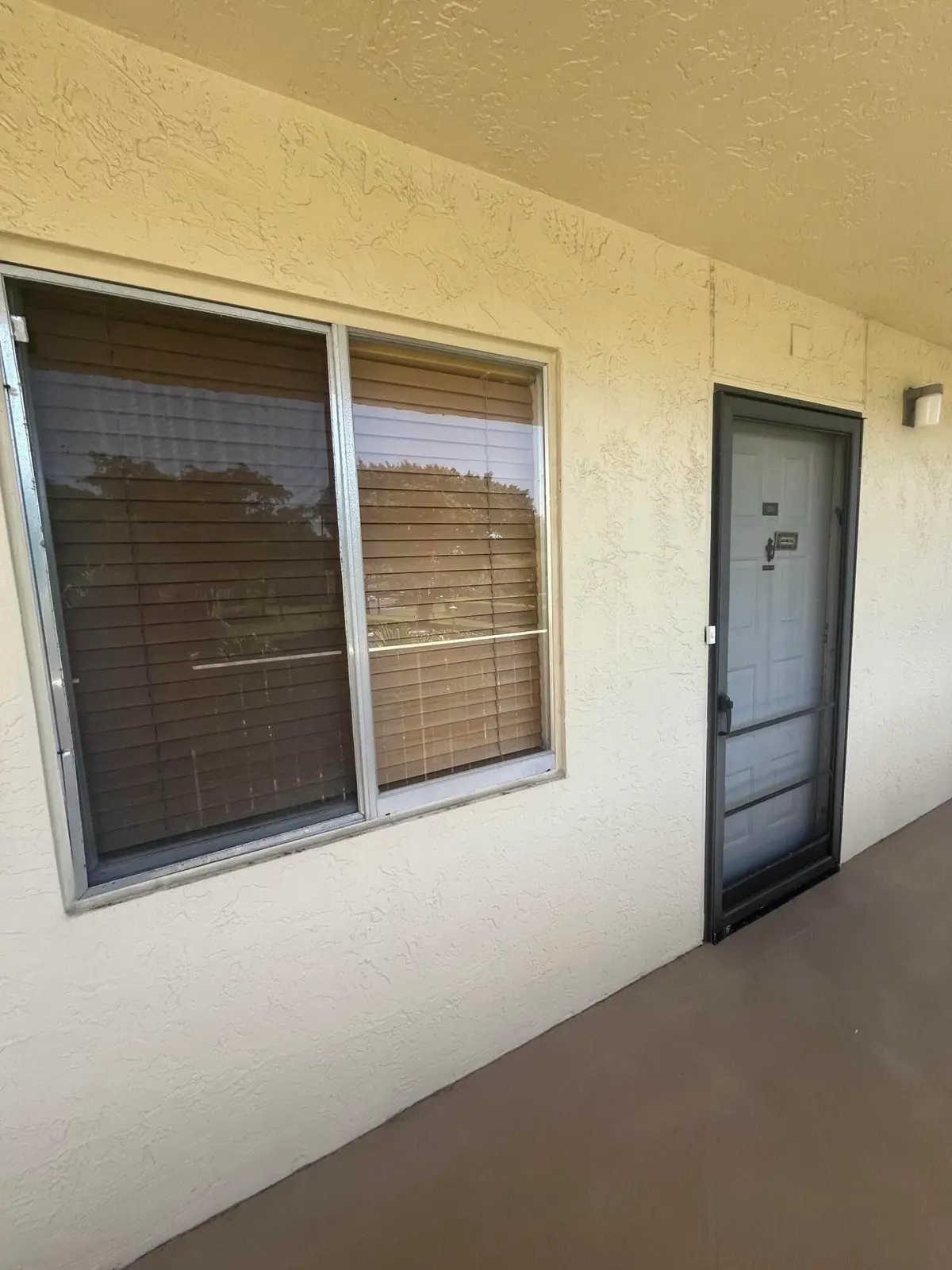 front entranceway at 7185 Huntington Lane #306, Delray Beach