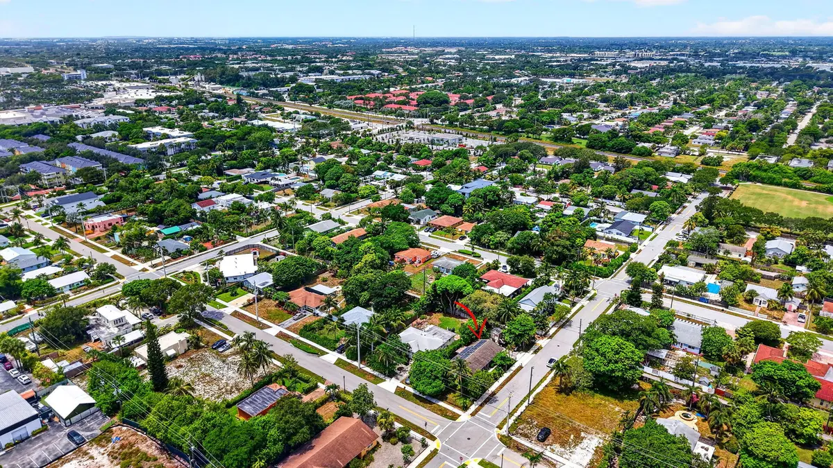16-web-or-mls-DJI_20260727124145_0201_D at 310 SE 8TH Street, Delray Beach