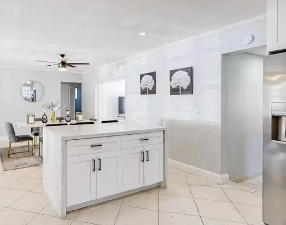 Open Kitchen Concept at 924 Johnson Street, Hollywood