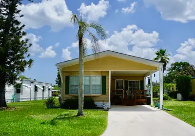 21 SE Iberian Lane, Port St. Lucie – Manufactured Home for sale