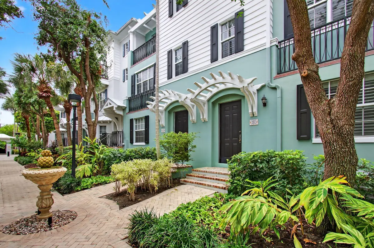 Front Door at 365 W Mallory Circle, Delray Beach