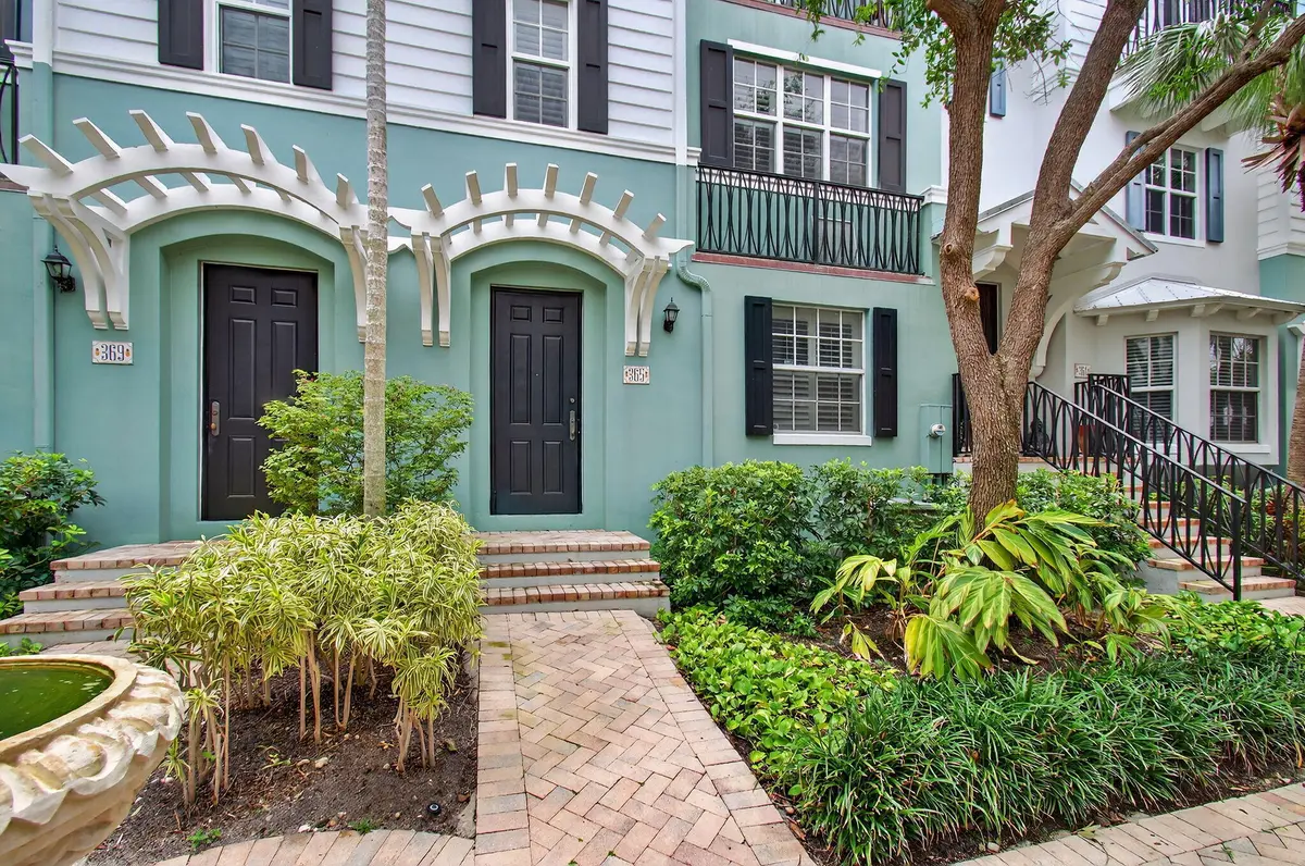 Front Door at 365 W Mallory Circle, Delray Beach