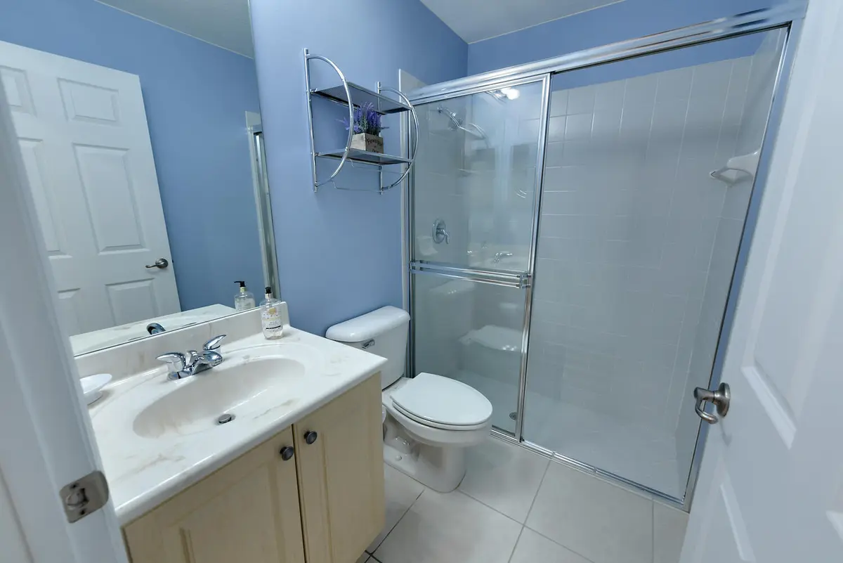 1st floor Full bath at 2570 Gardens Parkway, Palm Beach Gardens