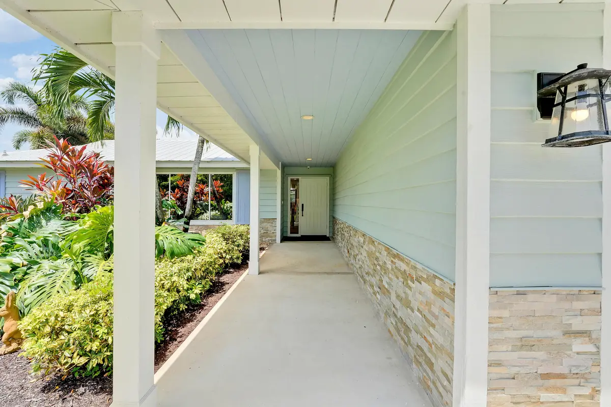 Entryway at 10376 W Tara Boulevard, Boynton Beach