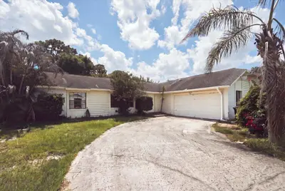1646 SE HOLIDAY Road, Port St. Lucie – Single Family Residence for sale