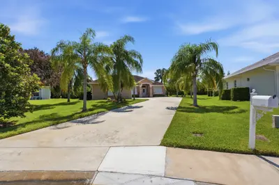 6445 36th Place, Vero Beach – Single Family Residence for sale