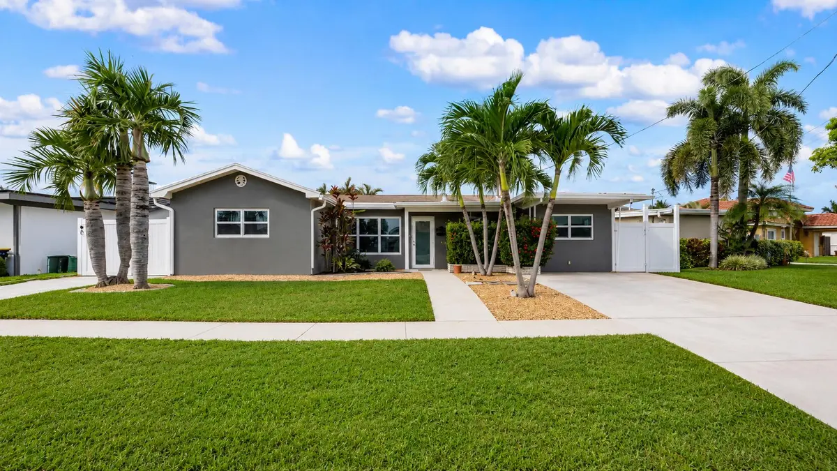 935 #1 Chat Cover photo at 935 Nautilus Isle, Dania Beach