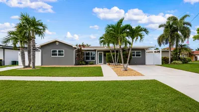 935 Nautilus Isle, Dania Beach – Single Family Residence for sale