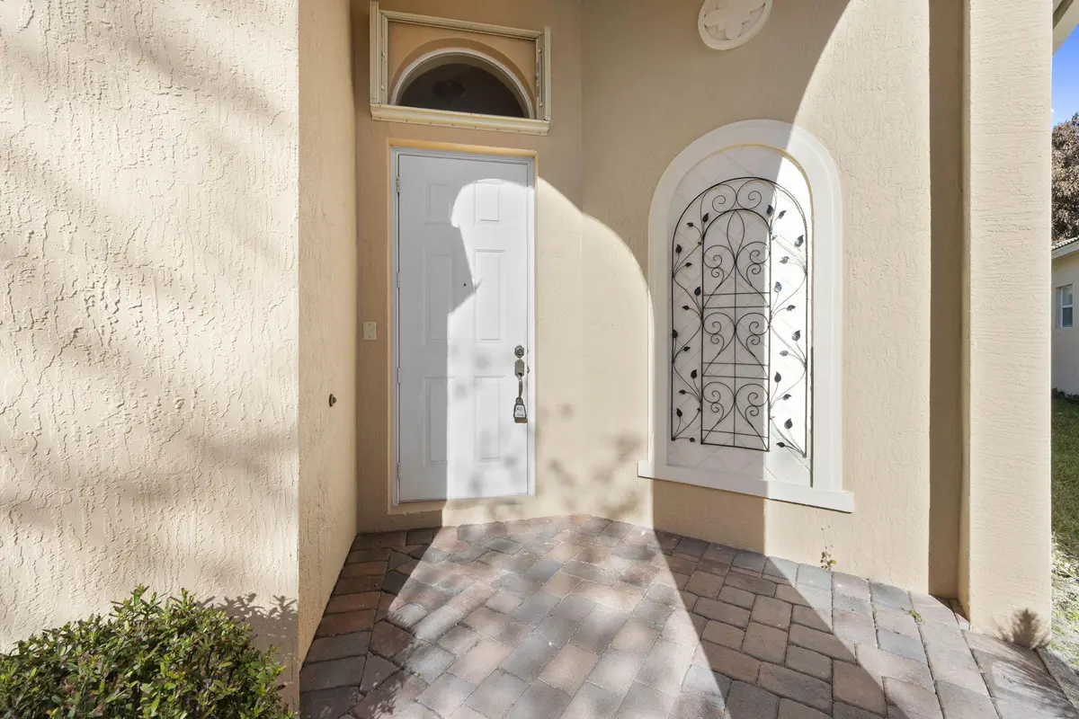 Entry at 5627 Sunberry Circle, Fort Pierce