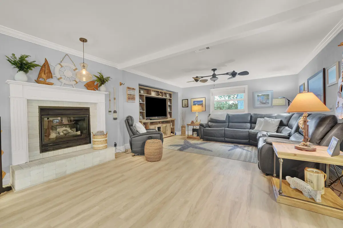Living Room at 10015 DAISY Avenue, Palm Beach Gardens