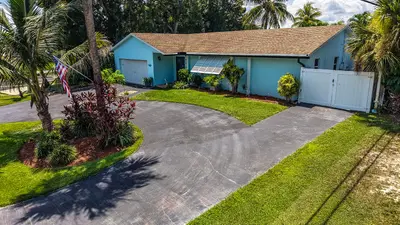 10015 DAISY Avenue, Palm Beach Gardens – Single Family Residence for rent