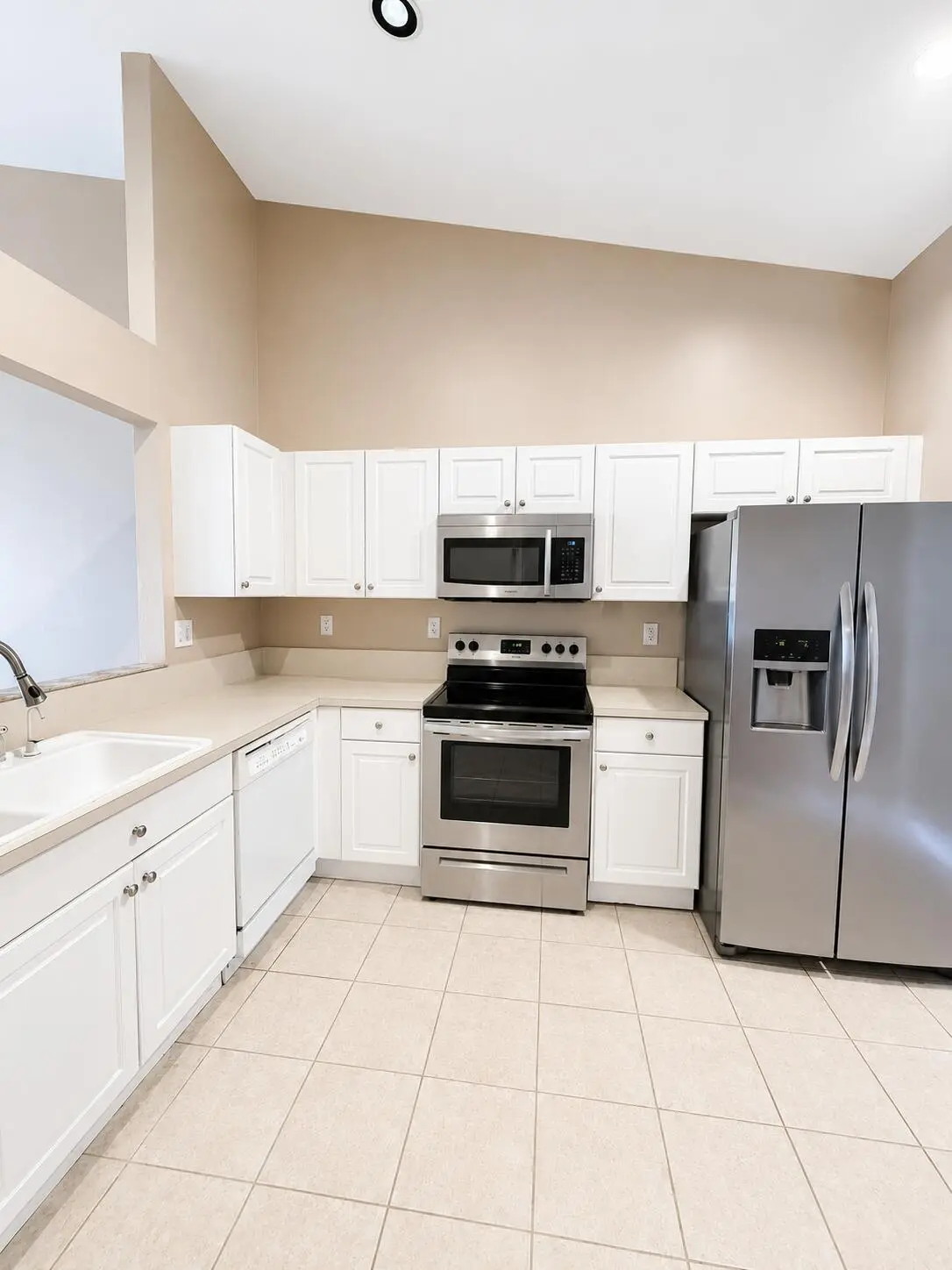 C339237F-11D1-48F0-B537-5F71A1444DCE at 2401 E Aragon Boulevard 5, Sunrise